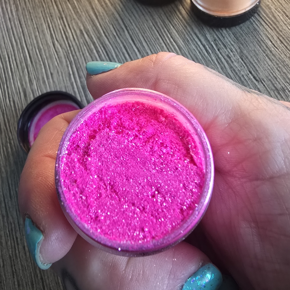 Rare! Disconitnued! Sugarpill Cosmentics Neon Pigment Eyeshadow In Love Buzz